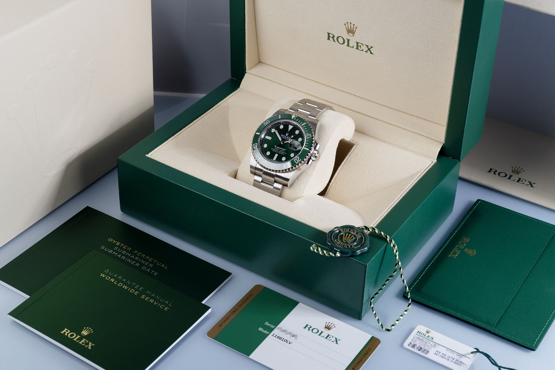 ref 116610LV | Discontinued - UK Purchased | Rolex Submariner Date