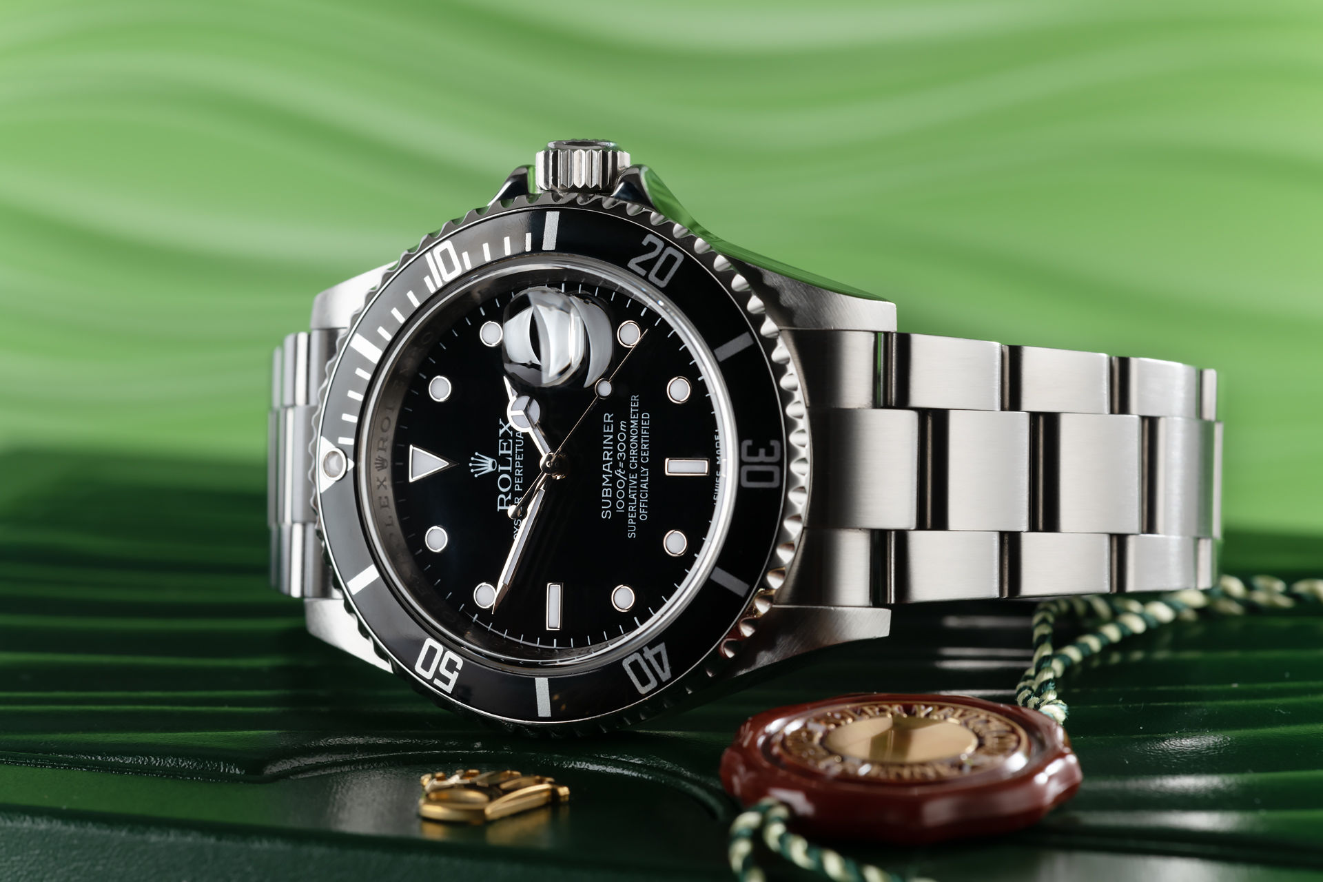 ref 16610 | Full Set 'RRR Bezel' | Rolex Submariner Date