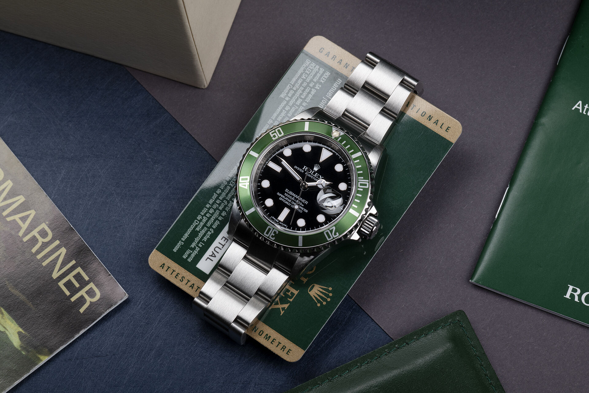 ref 16610LV | Full Set 'RRR' Green Bezel | Rolex Submariner Date