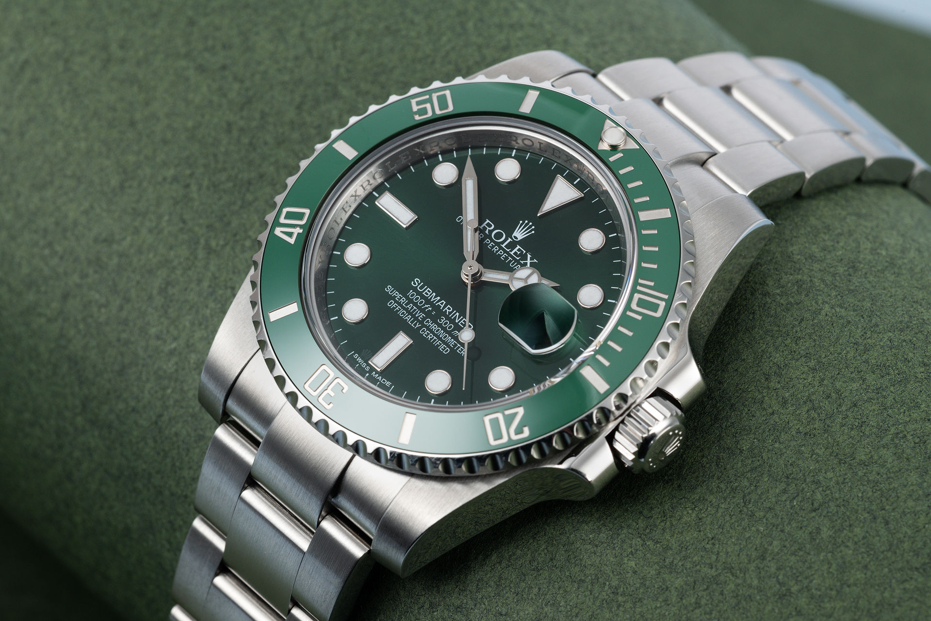 ref 116610LV | Green Cerachrom Bezel | Rolex Submariner Date