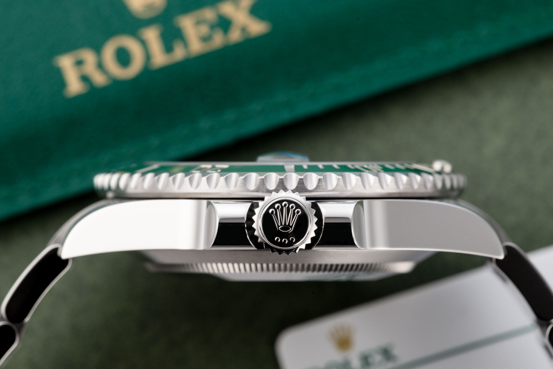 ref 116610LV | Green Cerachrom Bezel | Rolex Submariner Date