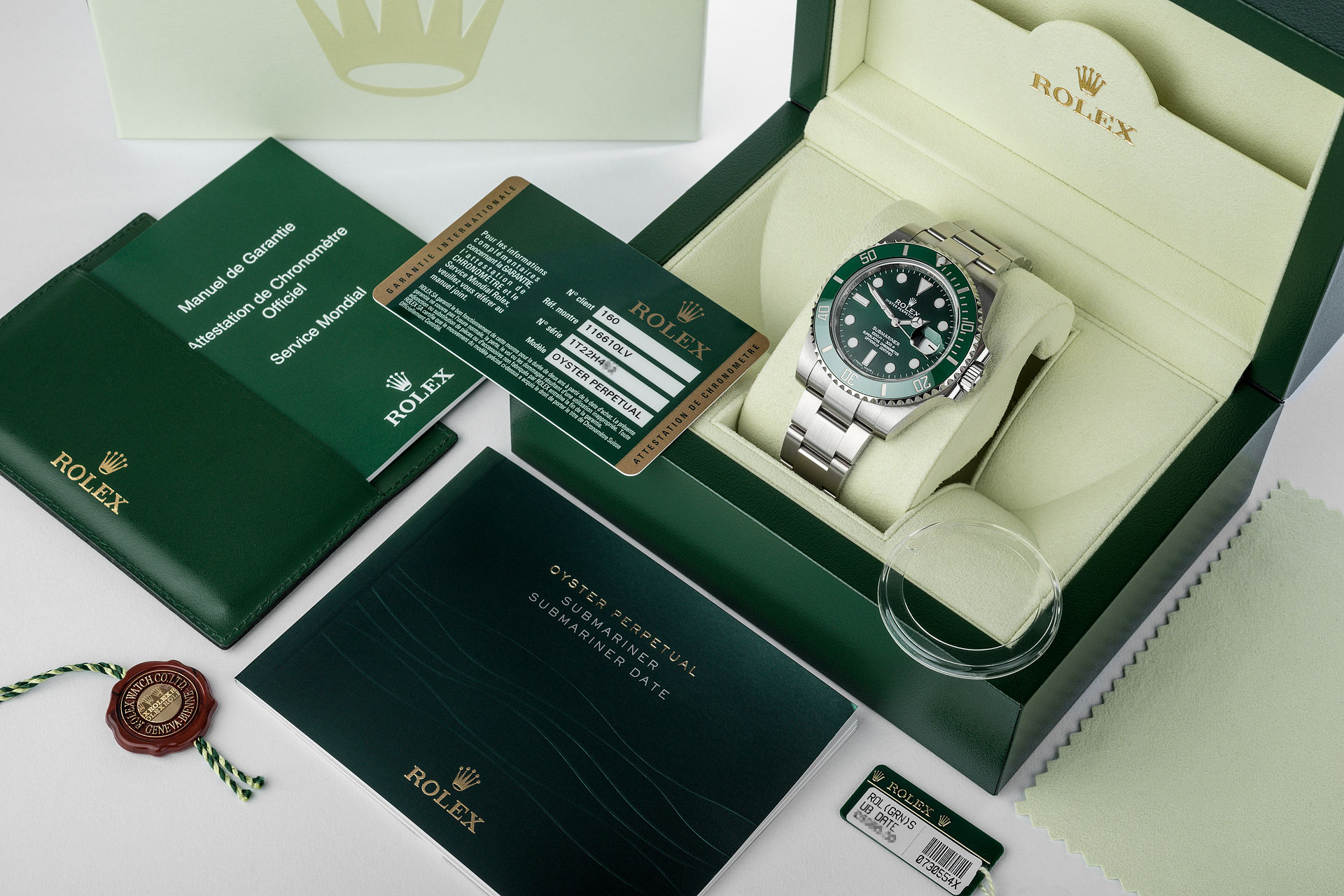 FS: 116610LV Rolex Submariner “Hulk” Full Set