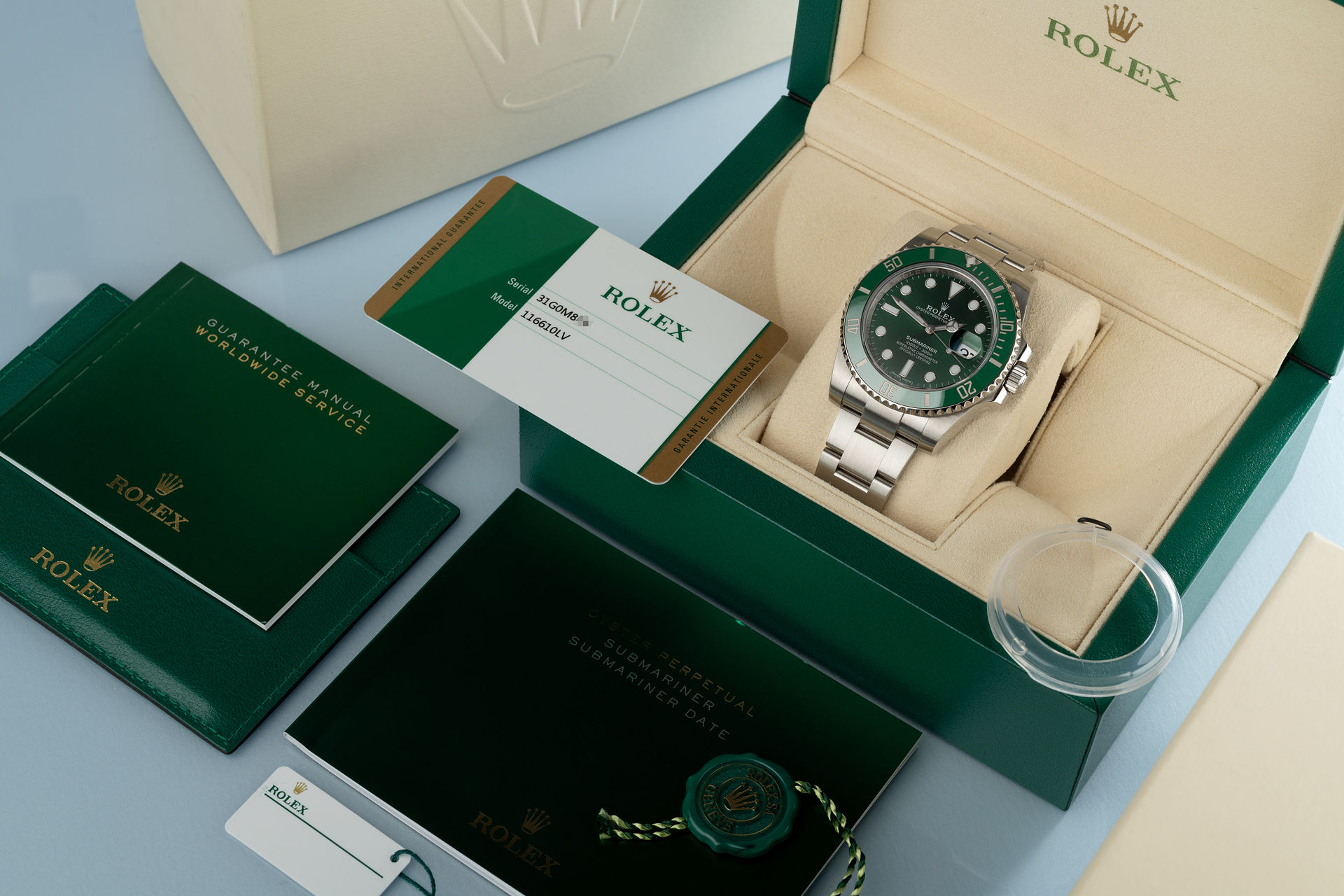 Rolex Submariner 'Hulk' Ref. 116610LV Date 2016 w/ Box & Papers