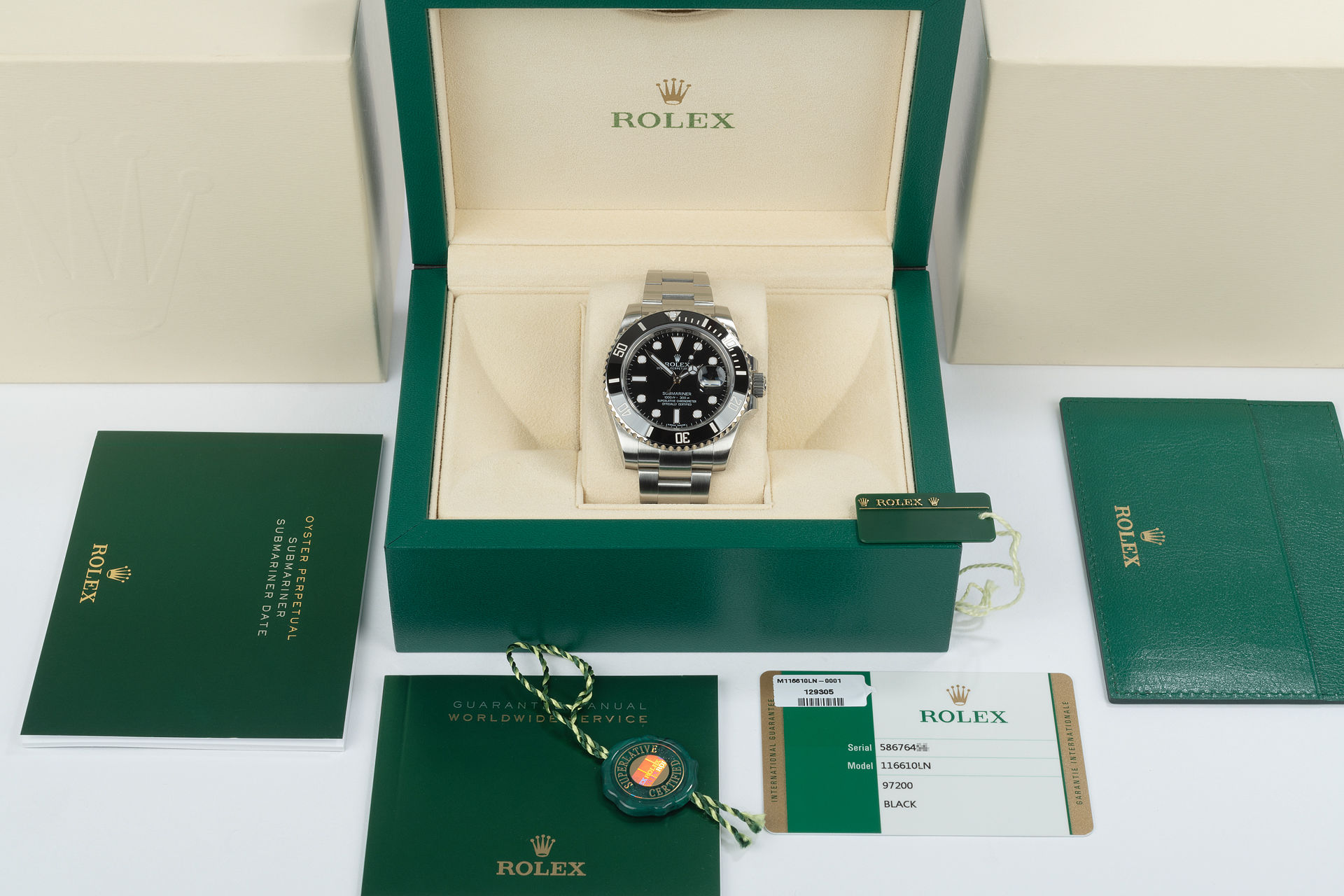 Latest Model 'Cerachrom Bezel' | ref 116610LN | Rolex Submariner Date