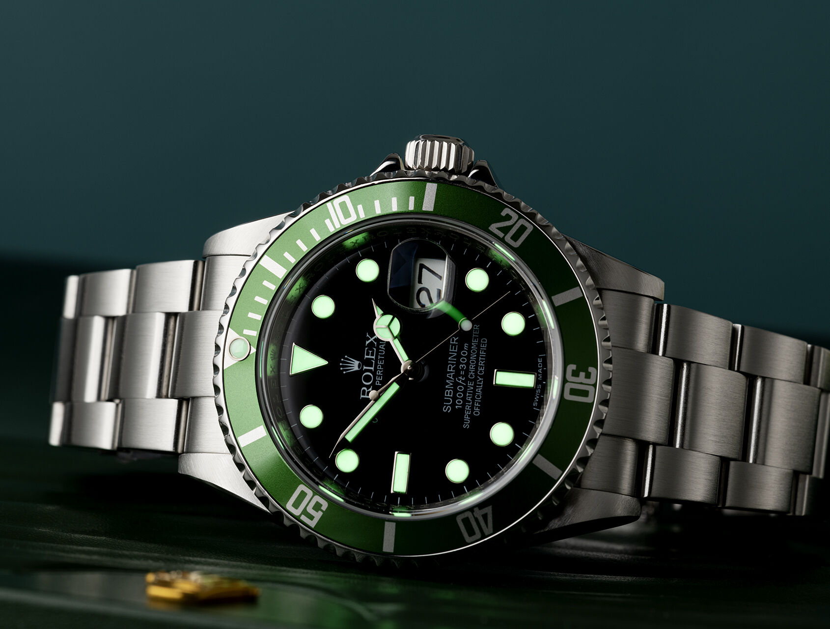 ref 16610LV | 'RRR' Box & Certificate | Rolex Submariner Date