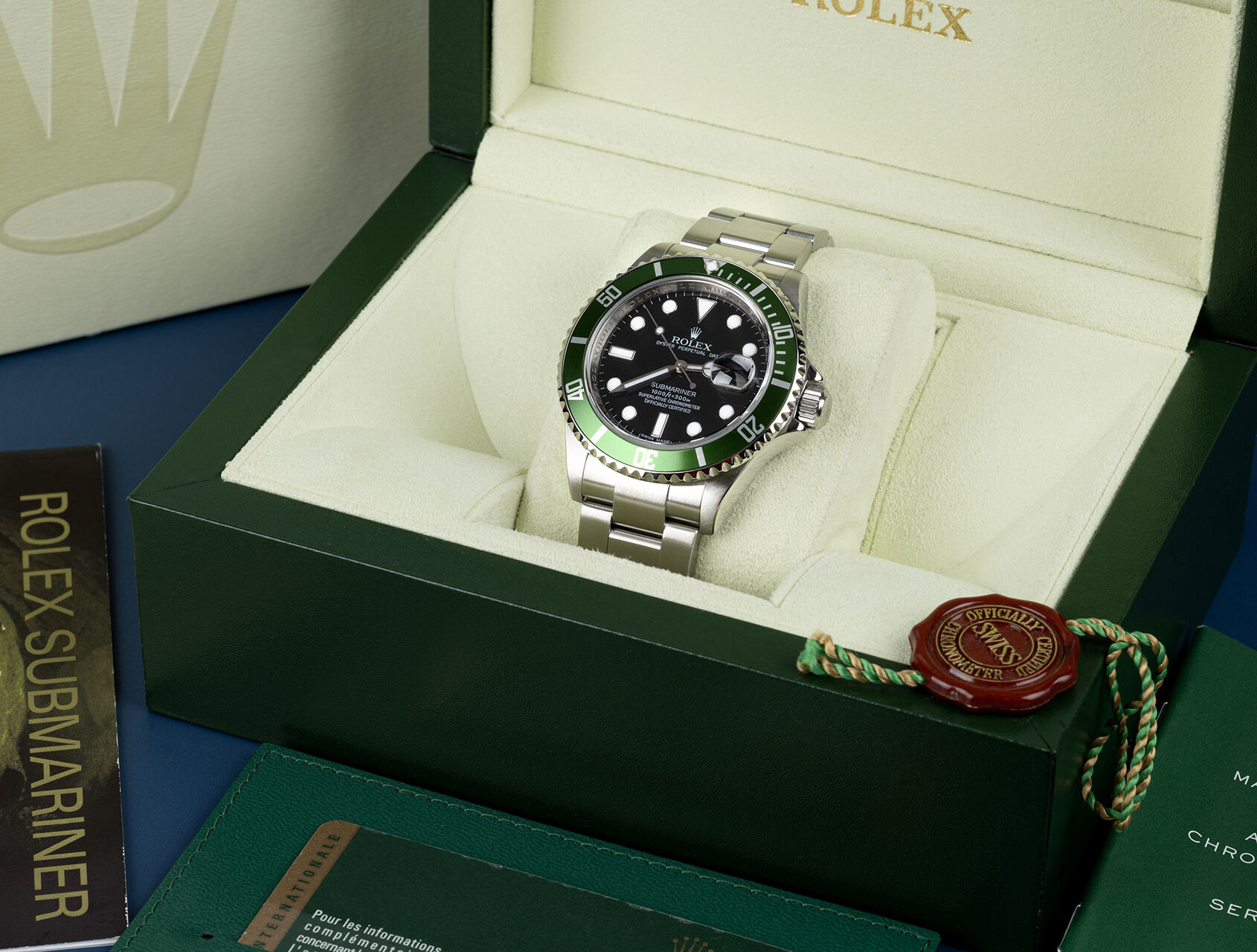 ref 16610LV | 'RRR' Box & Certificate | Rolex Submariner Date