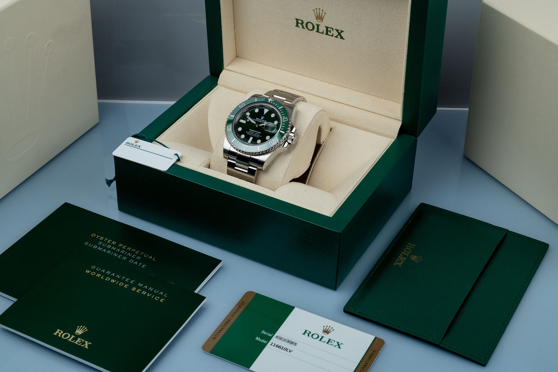 ref 116610LV | Box & Certificate | Rolex Submariner Date