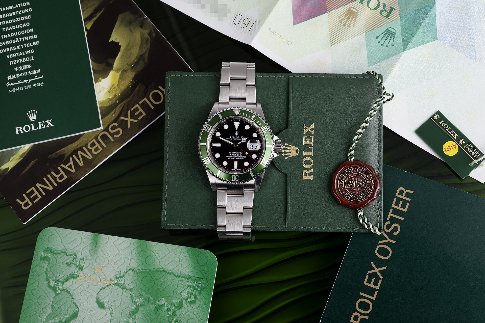 ref 16610 | UK Retailed - Full Set | Rolex Submariner Date