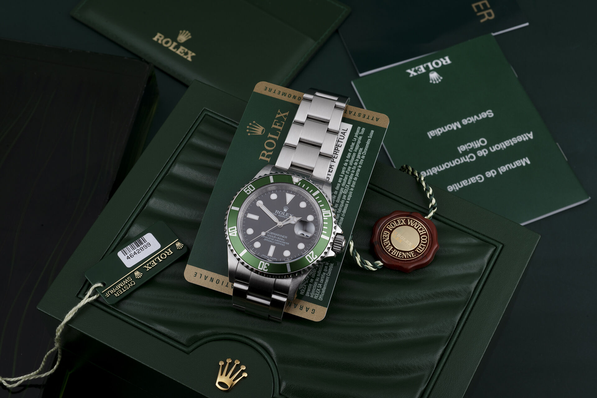 ref 16610LV | UK Retailed | Rolex Submariner Date