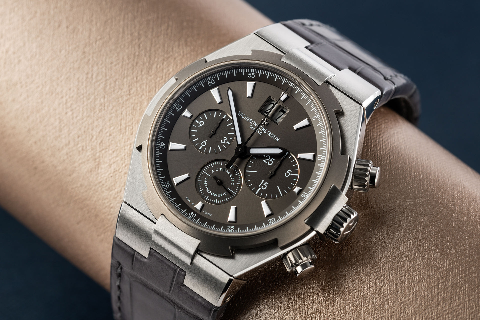 Vacheron Constantin Overseas Chronograph 49150/000W-9501 – OfficialWatches