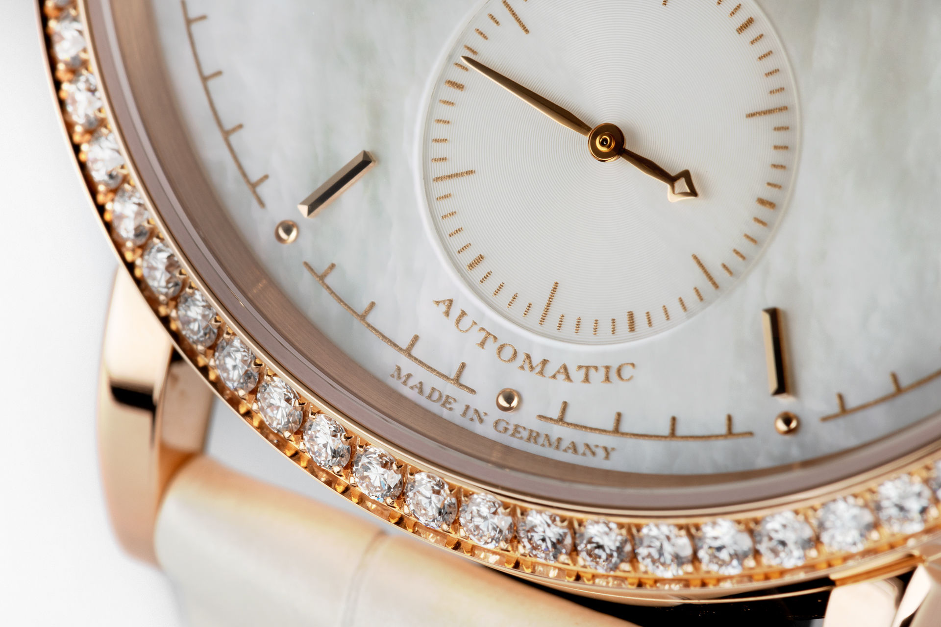 ref 840.032 | 37mm Diamond Set Bezel | A. Lange & Söhne Saxonia Automatic