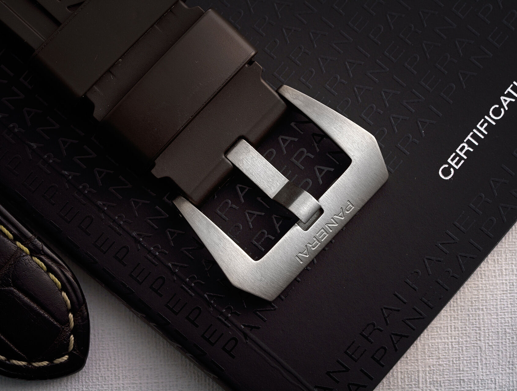 ref PAM 562 | Luminor Base | Panerai Luminor Base