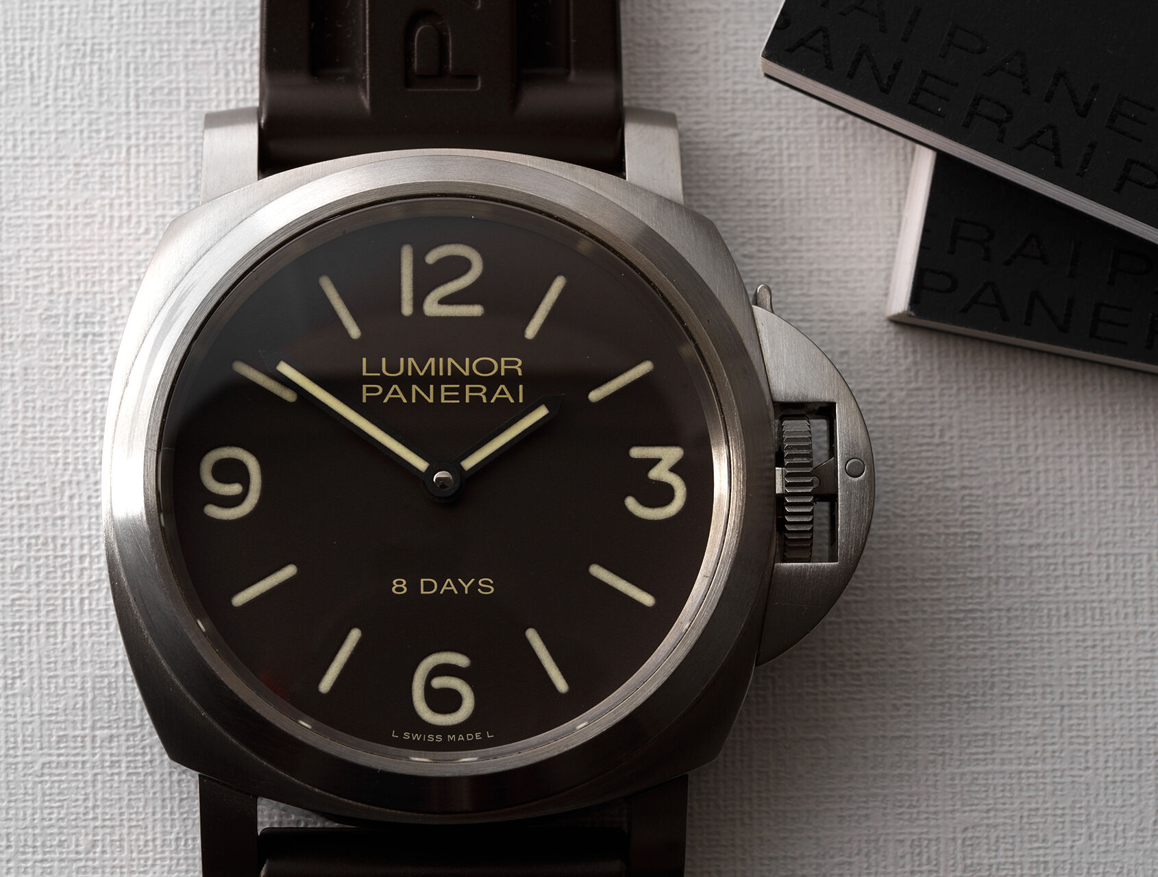 ref PAM 562 | Luminor Base | Panerai Luminor Base