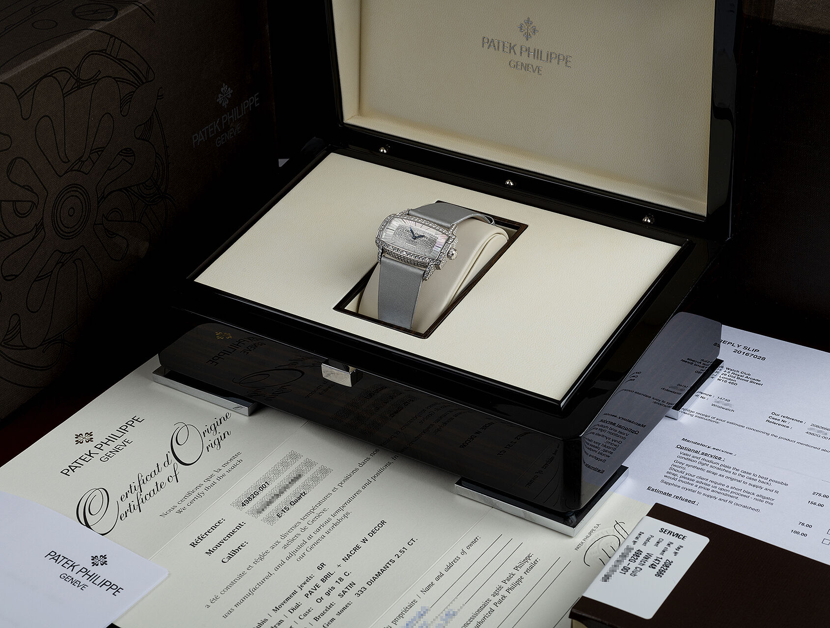 ref 4982G-001 | 4982G-001 - White Gold | Patek Philippe Gondolo