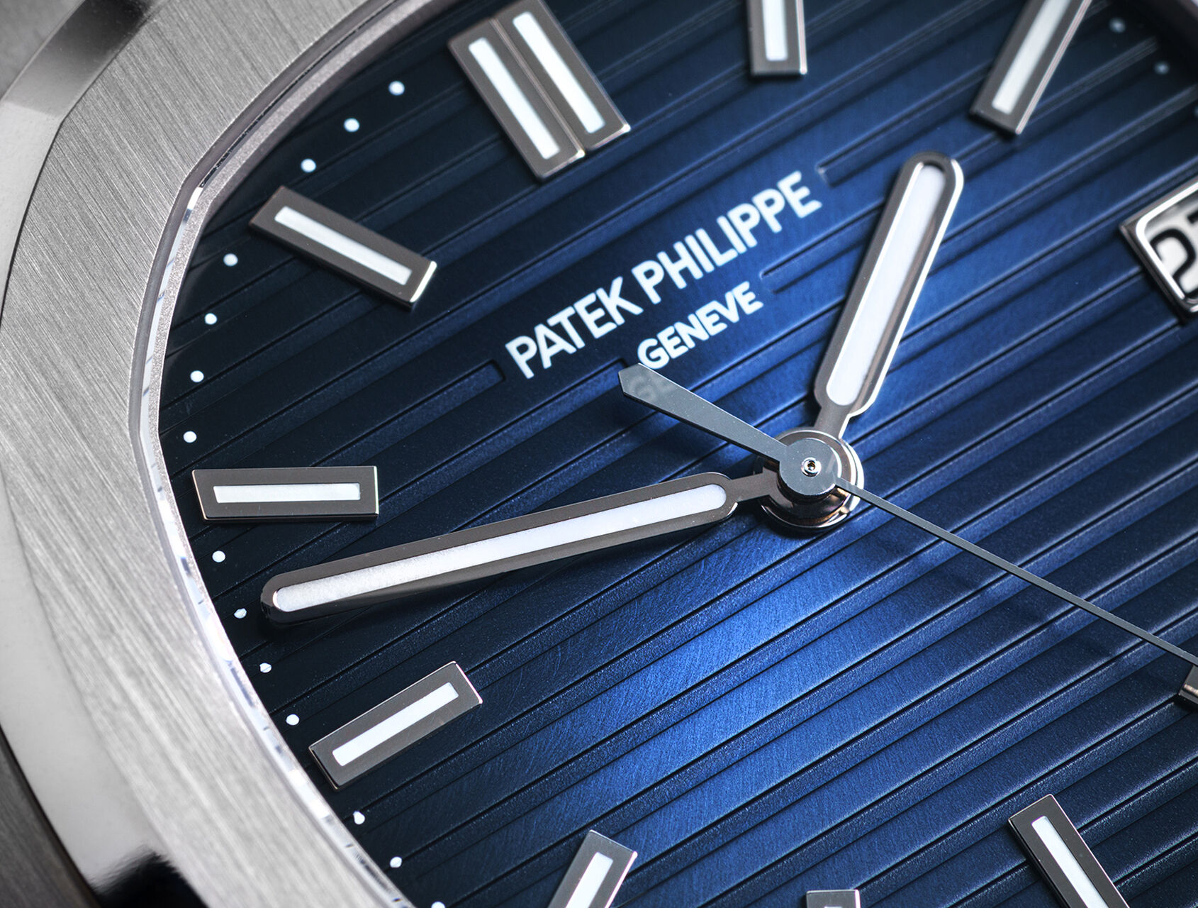 ref 5811/1G-001 | 5811/1G-001 - White Gold | Patek Philippe Nautilus