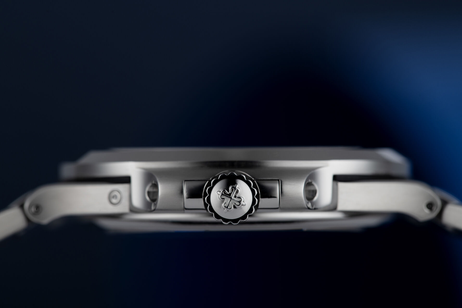 ref 5712/1A-001 | 'Power Reserve' | Patek Philippe Nautilus