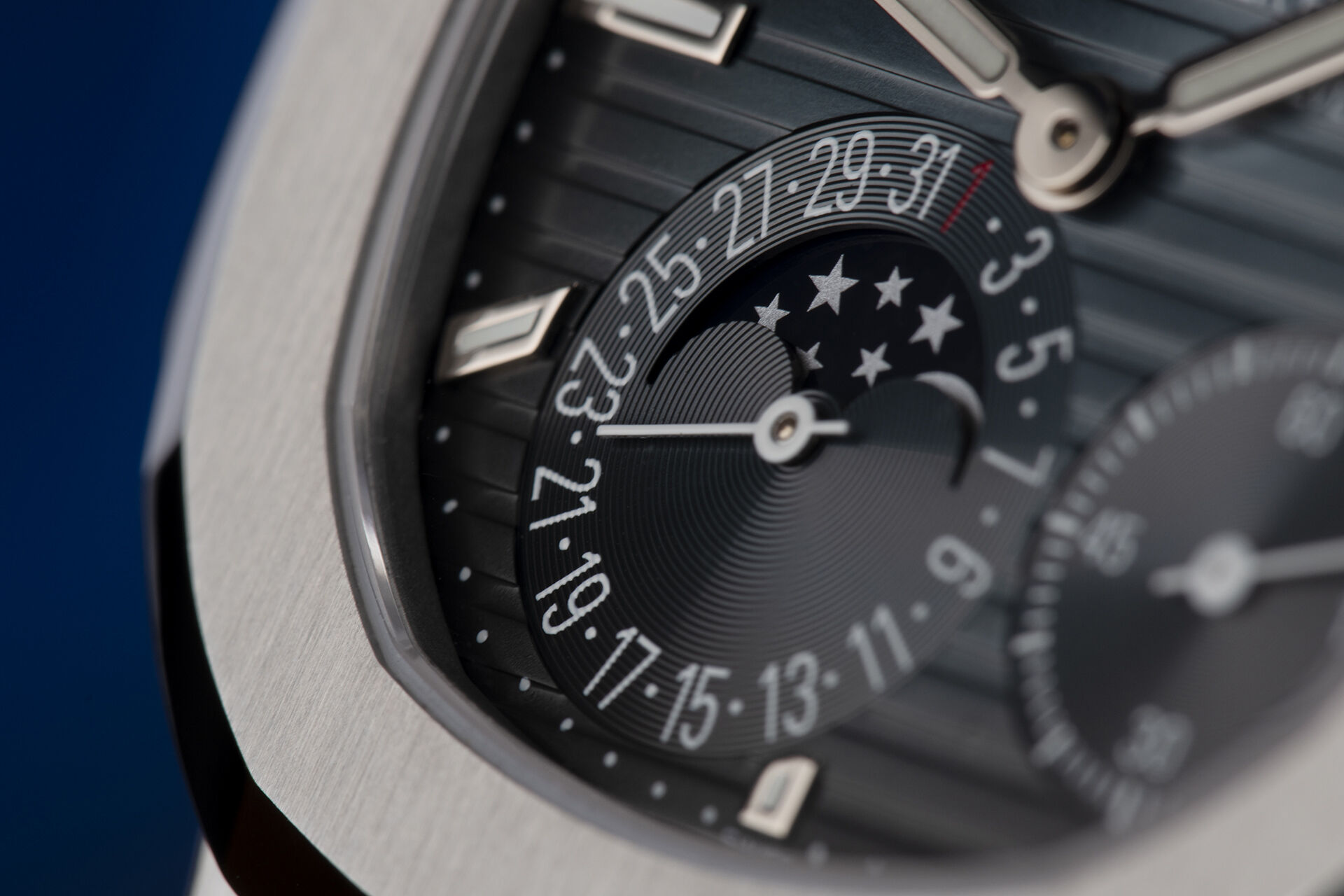 ref 5712/1A-001 | 'Power Reserve' | Patek Philippe Nautilus