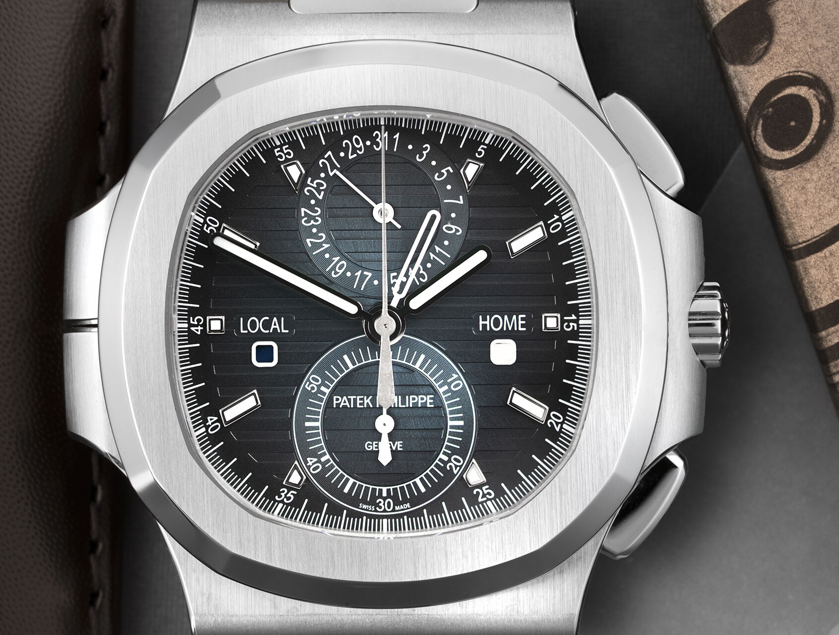 ref 5990/1A-011 | 5990/1A - Box & Certificate | Patek Philippe Nautilus Travel Time Chronograph