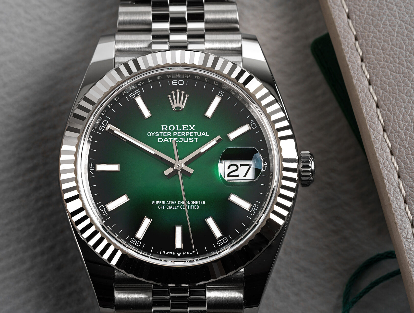 ref 126334 | 126300 - Ombre Green Dial | Rolex Datejust 41