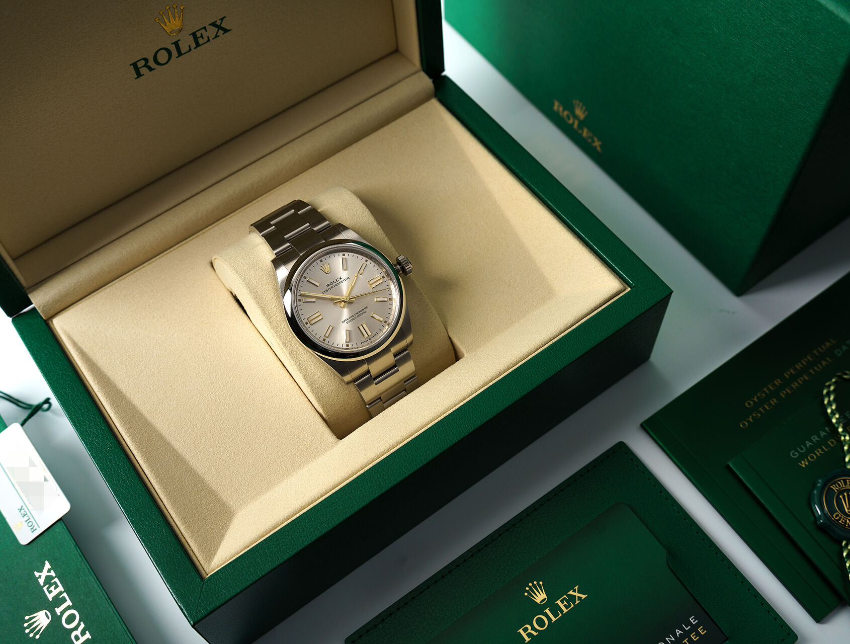 ref 134300 | 134300 - Silver Dial | Rolex Oyster Perpetual