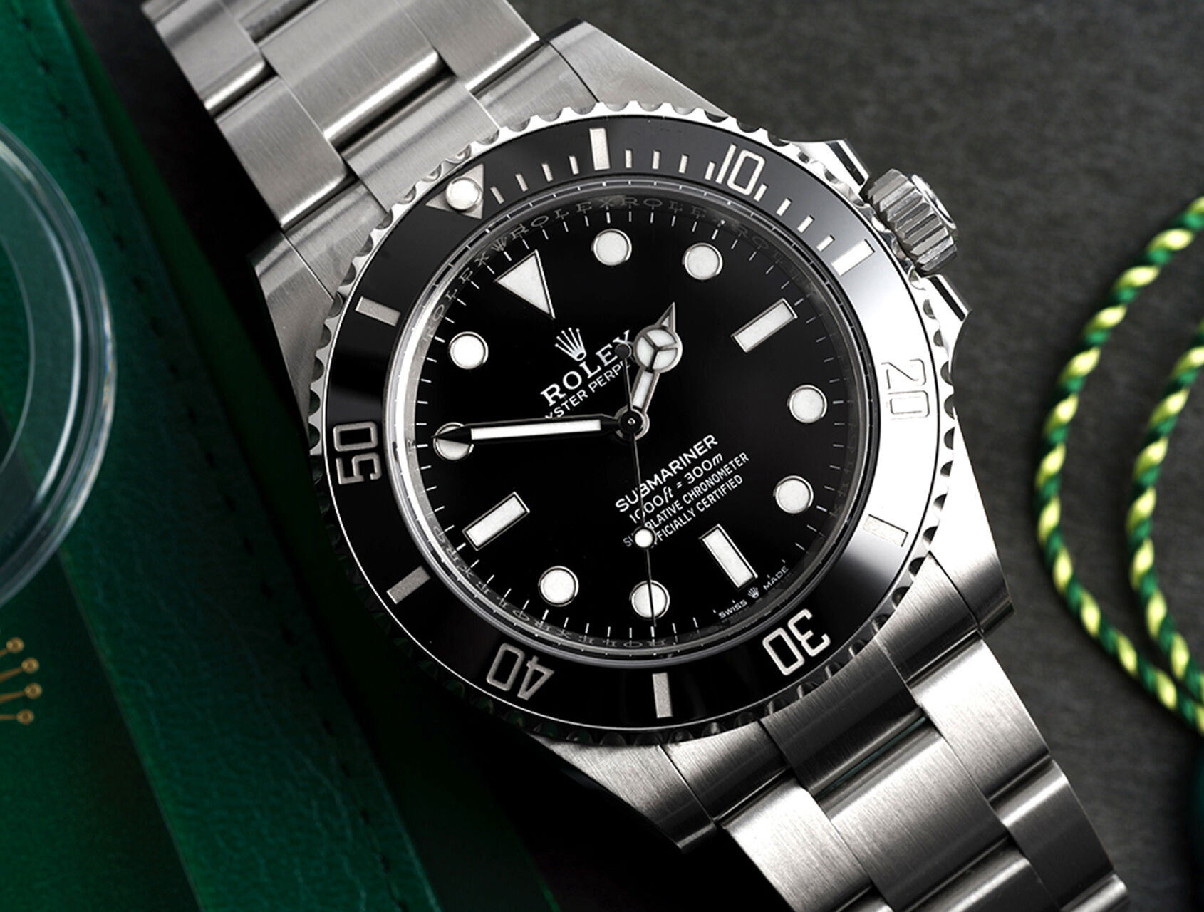 ref 124060 | 124060 - Box & Papers | Rolex Submariner 