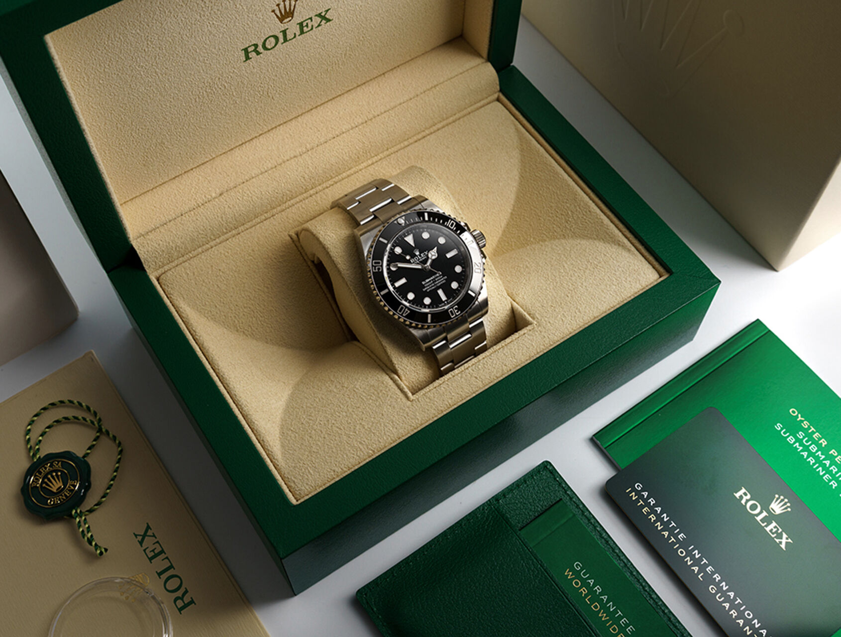 ref 124060 | 124060 - Box & Papers | Rolex Submariner 