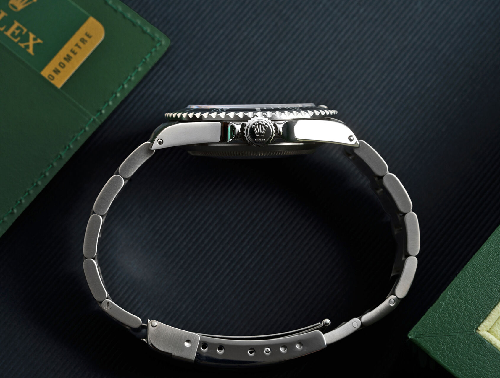 ref 14060M | 'COSC' Superlative Chronometer | Rolex Submariner 