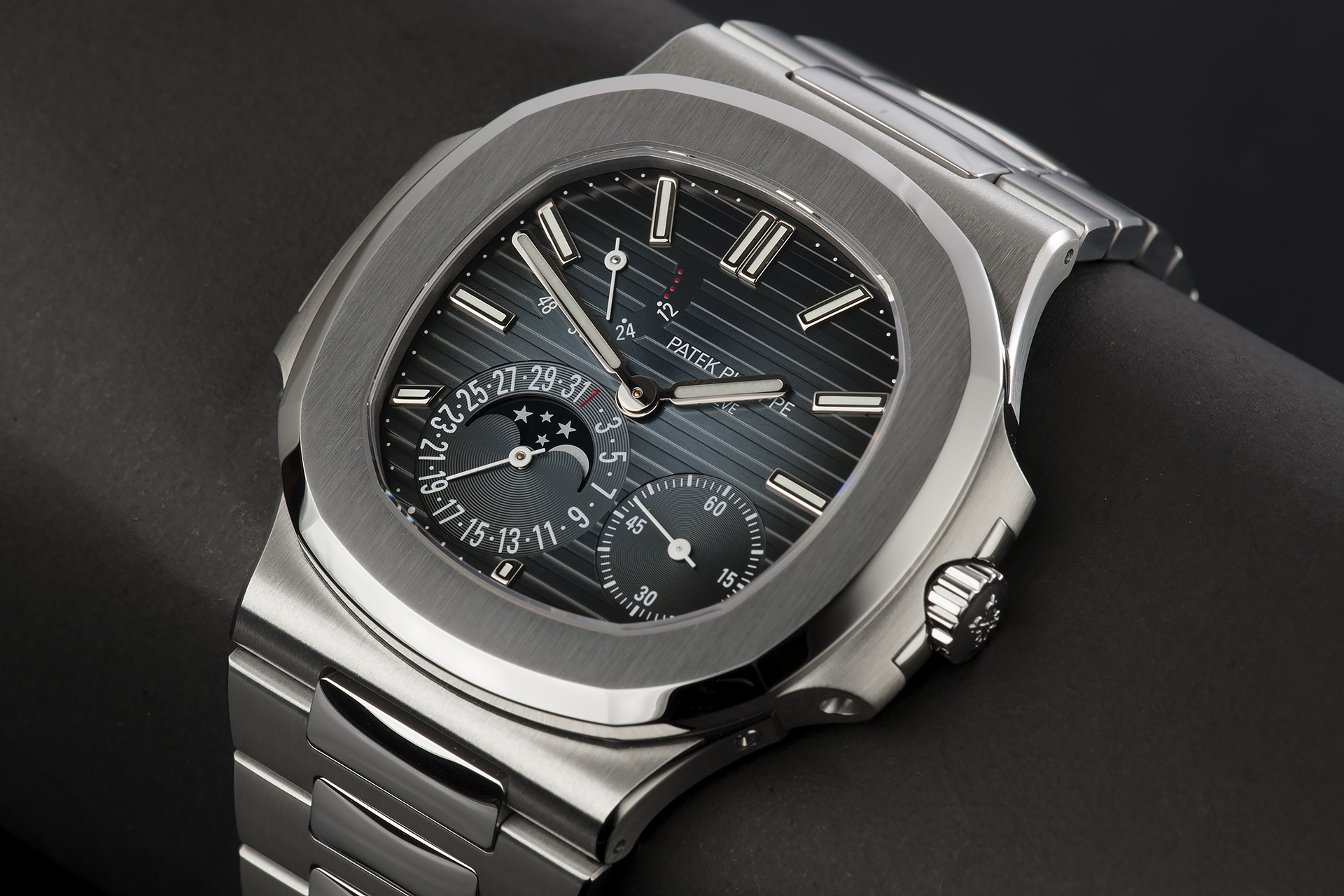 Patek Philippe Nautilus Watches | ref 5712/1A-001 | Brand New | The ...